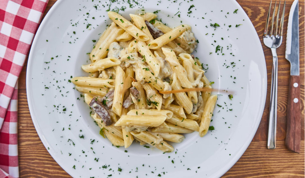 pasta with alfredo sauce